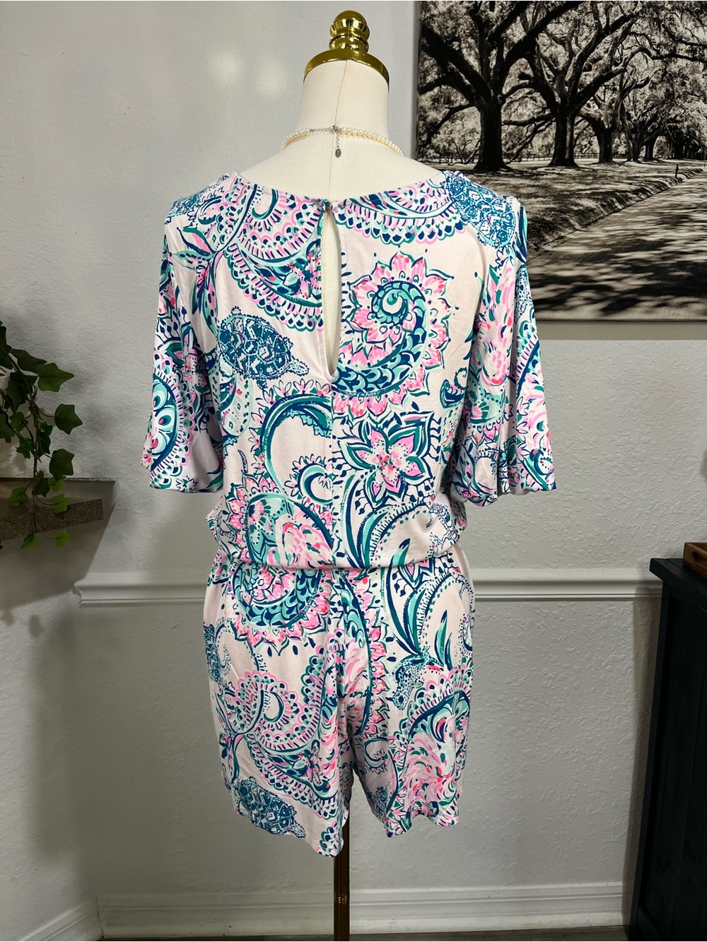 Lilly Pulitzer White Romper with Pink & Teal Paisley 2019 Medium - Picture 8 of 14